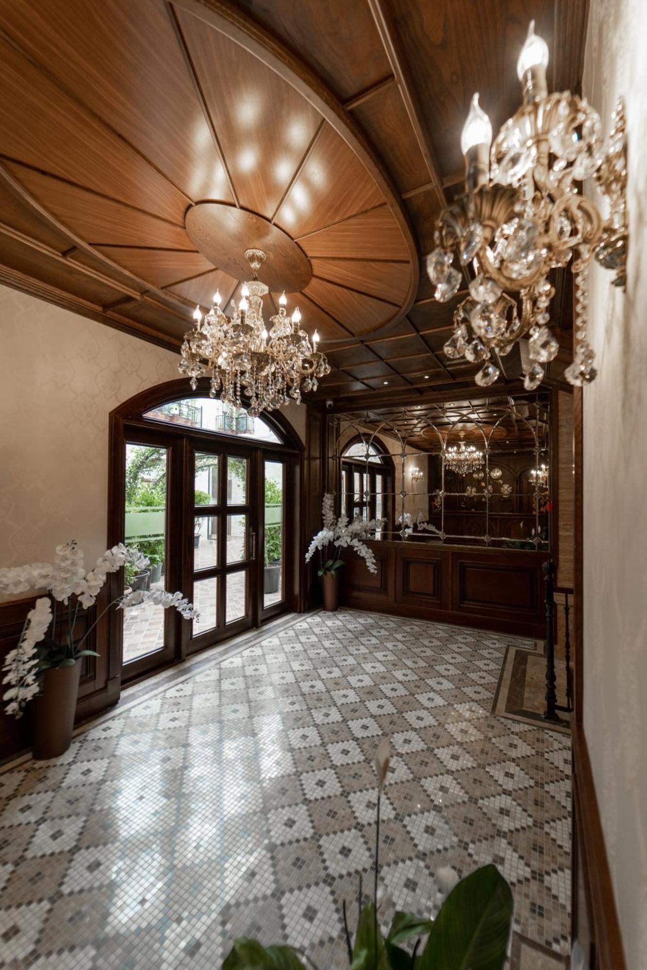 Midway Baku Hotel Экстерьер фото